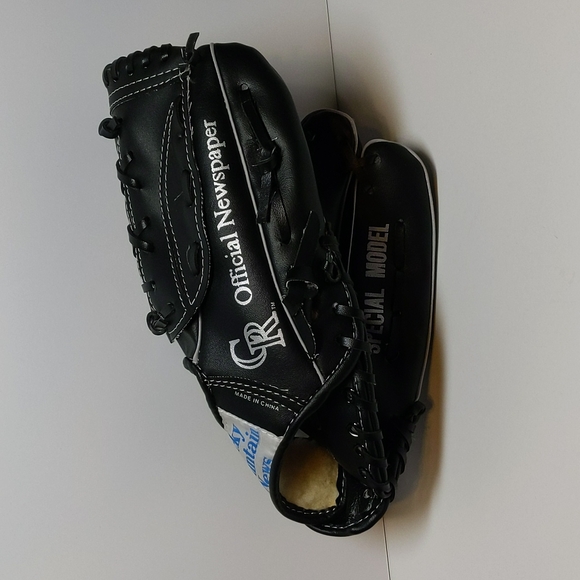 Black Baseball Glove - Picture 2 of 14